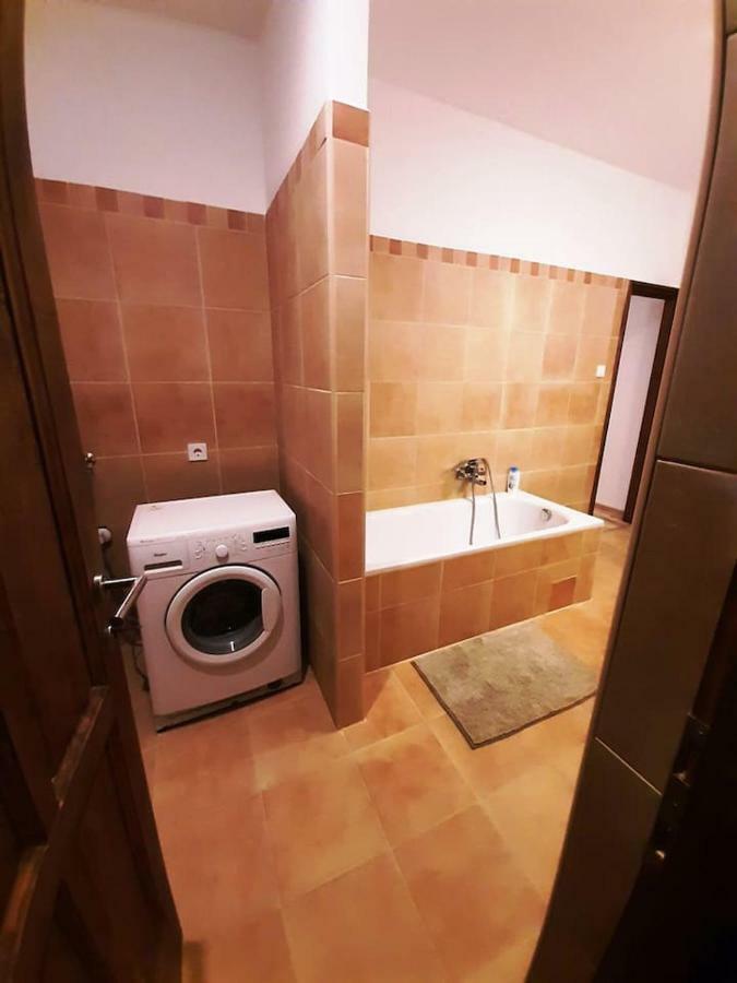 2 Bedroom Apartment Near Heroes Square 부다페스트 외부 사진
