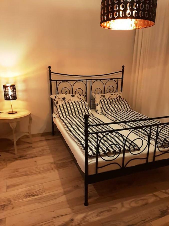 2 Bedroom Apartment Near Heroes Square 부다페스트 외부 사진