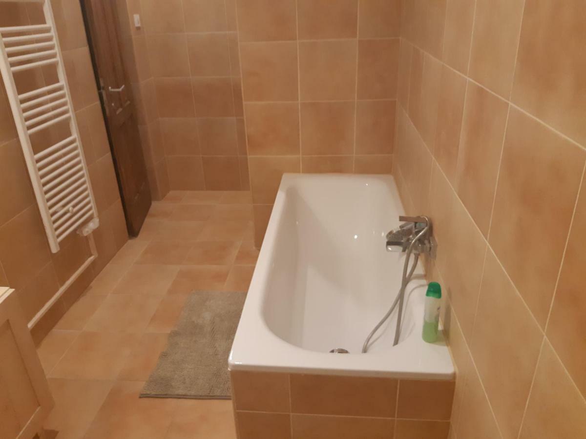 2 Bedroom Apartment Near Heroes Square 부다페스트 외부 사진